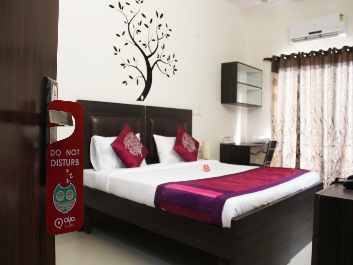 Oyo 2384 Hotel Epic Inn Gurgaon Luaran gambar