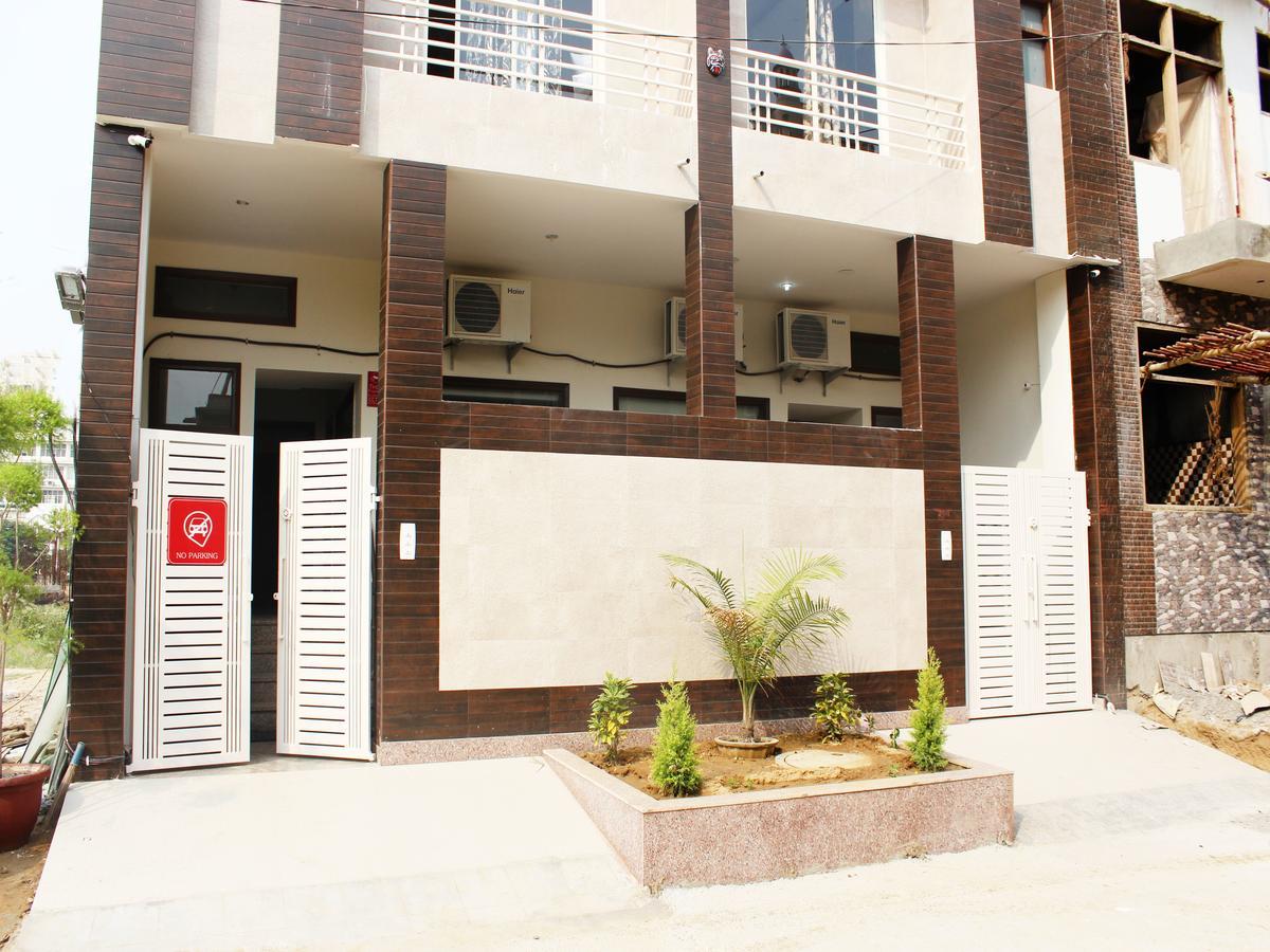 Oyo 2384 Hotel Epic Inn Gurgaon Luaran gambar