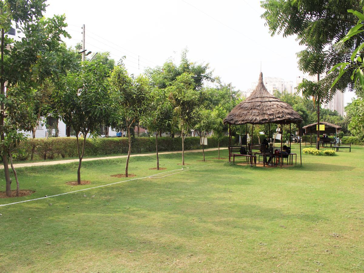 Oyo 2384 Hotel Epic Inn Gurgaon Luaran gambar